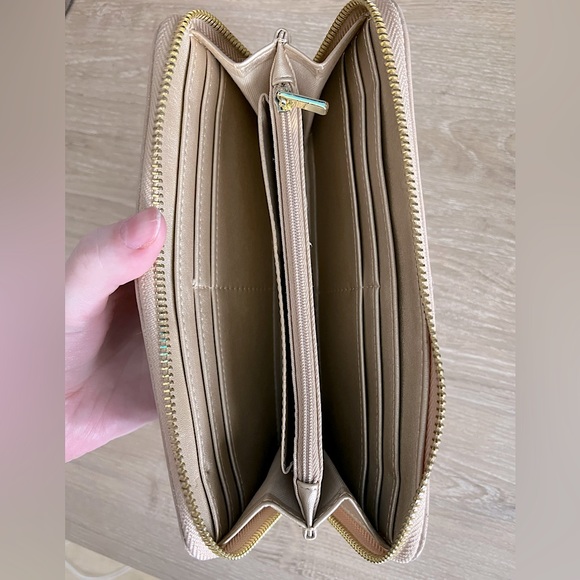 Target Wallet - Picture 4 of 4